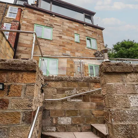 5 Hall Yard * Whitby
