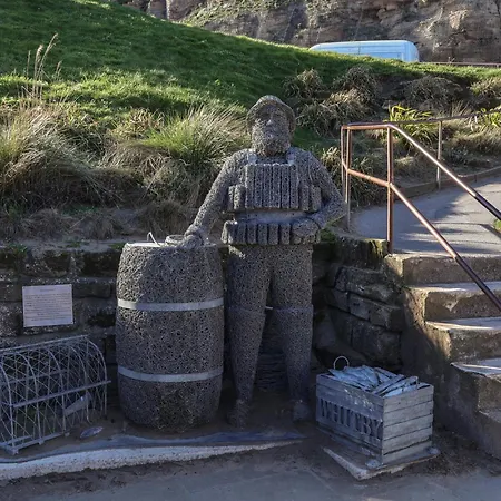 5 Hall Yard Whitby